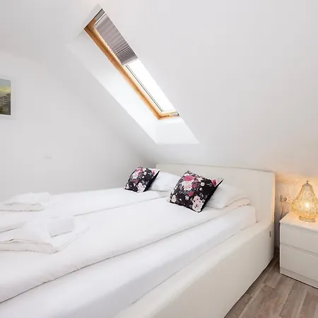 Grom Ribno Apartment *